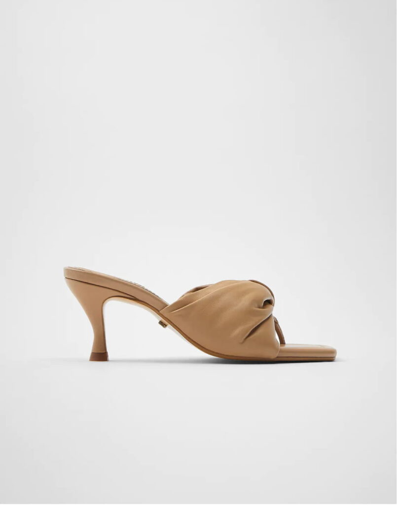 Sandals without underwire
