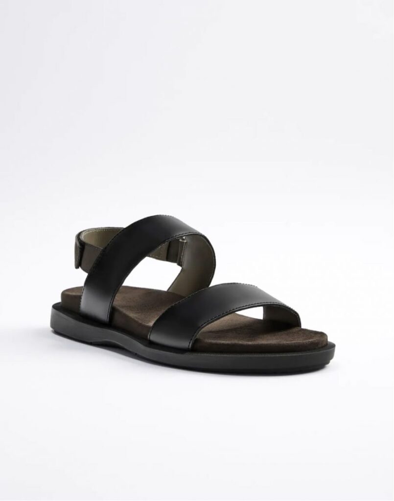 Straps sandals